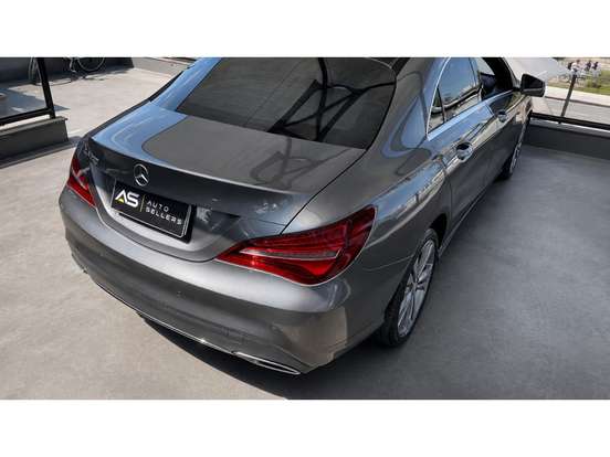 MERCEDES-BENZ-CLA 200-1.6 VISION 16V FLEX 4P AUTOMÁTICO MERCEDES-BENZ-CLA 200-2017