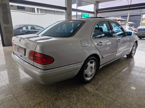 MERCEDES-BENZ-E 320-3.2 AVANTGARDE V6 GASOLINA 4P AUTOMÁTICO MERCEDES-BENZ-E 320-1998