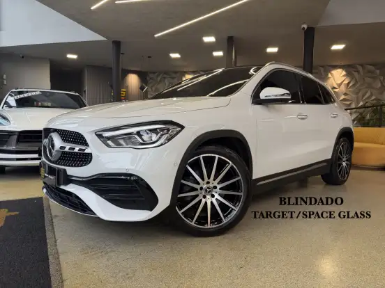 MERCEDES-BENZ-GLA 200-2022
