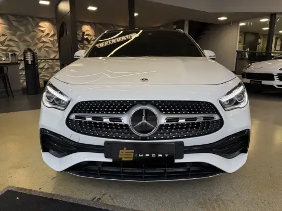 MERCEDES-BENZ-GLA 200-2022