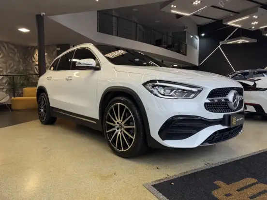 MERCEDES-BENZ-GLA 200-2022