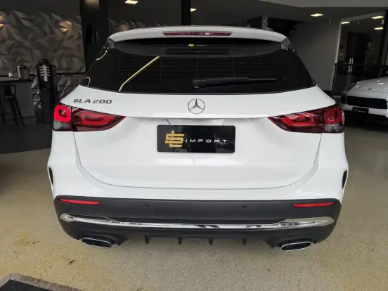 MERCEDES-BENZ-GLA 200-2022