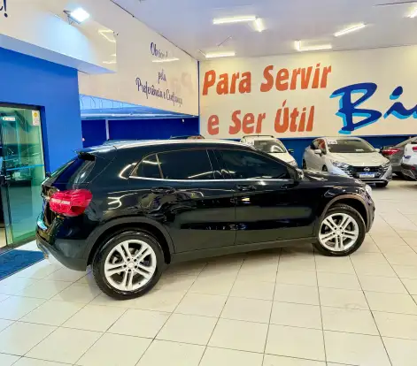 MERCEDES-BENZ-GLA 200-1.6 CGI ADVANCE 16V TURBO FLEX 4P AUTOMÁTICO MERCEDES-BENZ-GLA 200-2017