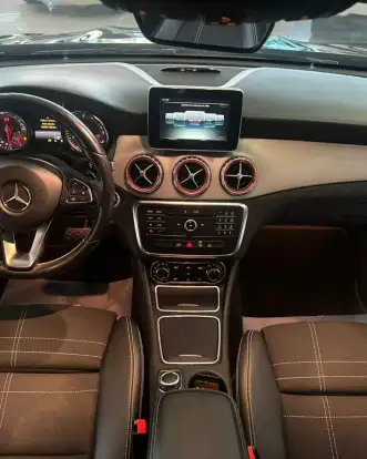 MERCEDES-BENZ-GLA 200-2015