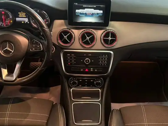 MERCEDES-BENZ-GLA 200-1.6 CGI ADVANCE 16V TURBO FLEX 4P AUTOMÁTICO MERCEDES-BENZ-GLA 200-2015