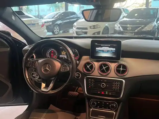 MERCEDES-BENZ-GLA 200-1.6 CGI ADVANCE 16V TURBO FLEX 4P AUTOMÁTICO MERCEDES-BENZ-GLA 200-2015