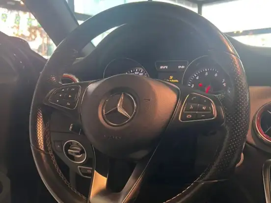 MERCEDES-BENZ-GLA 200-1.6 CGI ADVANCE 16V TURBO FLEX 4P AUTOMÁTICO MERCEDES-BENZ-GLA 200-2015