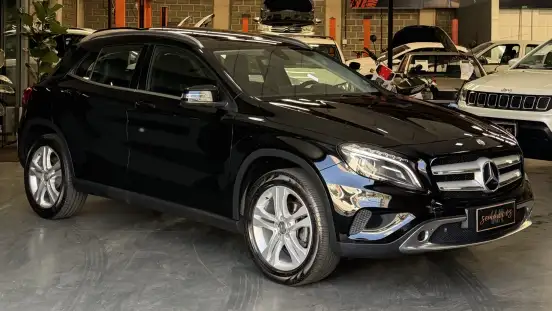 MERCEDES-BENZ-GLA 200-2016