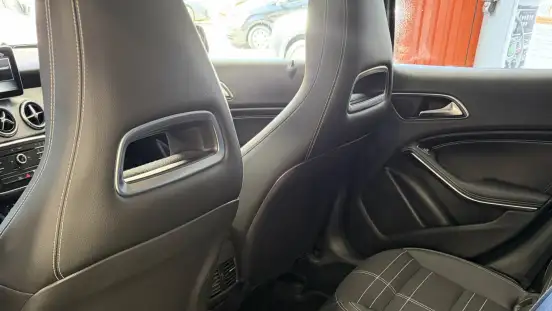 MERCEDES-BENZ-GLA 200-2016