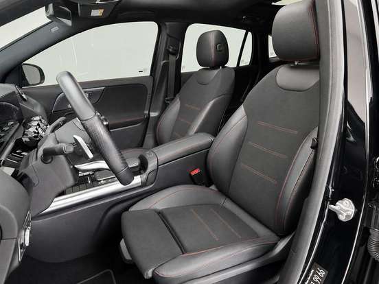 MERCEDES-BENZ-GLA 200-2022