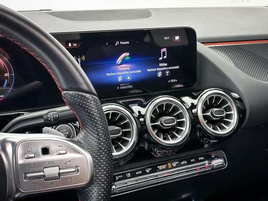 MERCEDES-BENZ-GLA 200-2022