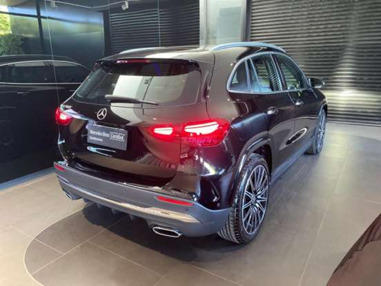 MERCEDES-BENZ-GLA 200-2025