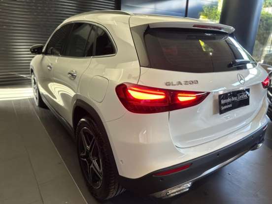 MERCEDES-BENZ-GLA 200-2025