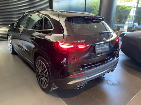 MERCEDES-BENZ-GLA 200-2025