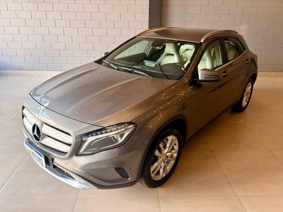 MERCEDES-BENZ GLA 200 1.6 CGI ADVANCE 16V TURBO FLEX 4P AUTOMÁTICO