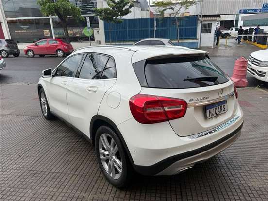 MERCEDES-BENZ-GLA 200-1.6 CGI ADVANCE 16V TURBO FLEX 4P AUTOMÁTICO MERCEDES-BENZ-GLA 200-2015