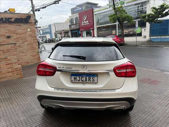 MERCEDES-BENZ-GLA 200-1.6 CGI ADVANCE 16V TURBO FLEX 4P AUTOMÁTICO MERCEDES-BENZ-GLA 200-2015