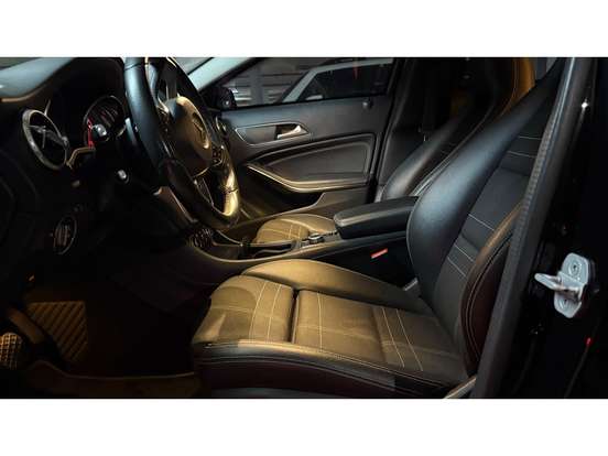 MERCEDES-BENZ-GLA 200-2017