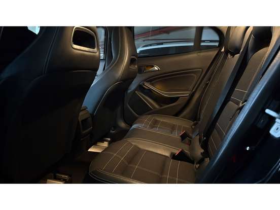 MERCEDES-BENZ-GLA 200-1.6 CGI ADVANCE 16V TURBO FLEX 4P AUTOMÁTICO MERCEDES-BENZ-GLA 200-2017