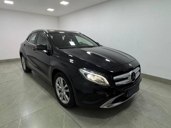 MERCEDES-BENZ GLA 200 1.6 CGI ADVANCE 16V TURBO GASOLINA 4P AUTOMÁTICO