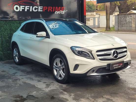 MERCEDES-BENZ-GLA 200-2017
