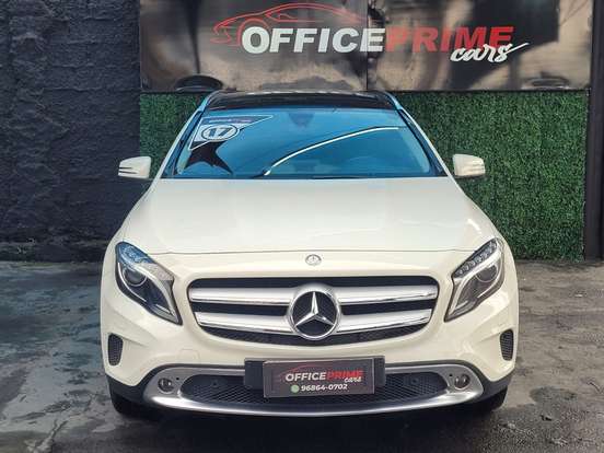 MERCEDES-BENZ-GLA 200-2017