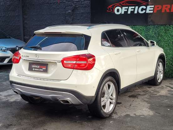 MERCEDES-BENZ-GLA 200-2017