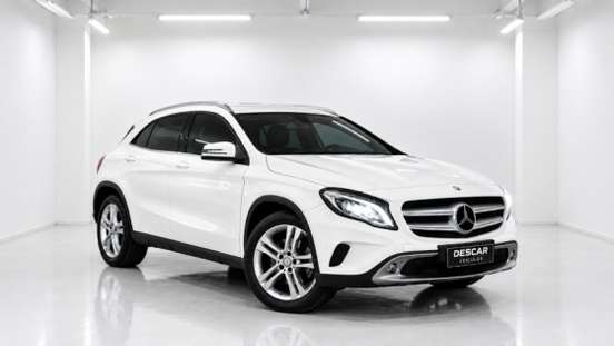 MERCEDES-BENZ-GLA 200-2016