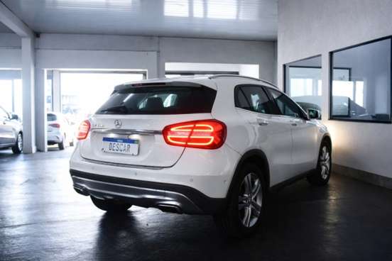 MERCEDES-BENZ-GLA 200-2016