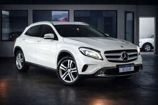 MERCEDES-BENZ-GLA 200-2016