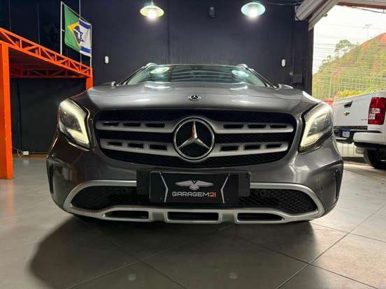 MERCEDES-BENZ-GLA 200-2018
