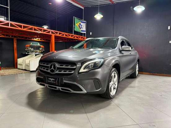 MERCEDES-BENZ-GLA 200-2018