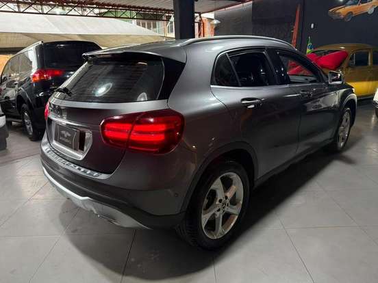 MERCEDES-BENZ-GLA 200-2018