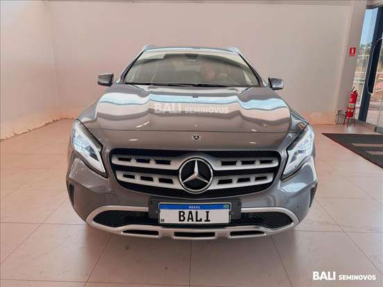 MERCEDES-BENZ-GLA 200-2019