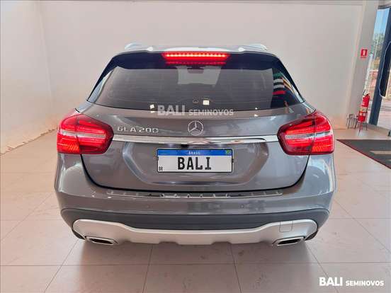 MERCEDES-BENZ-GLA 200-2019