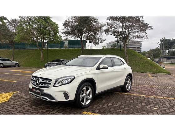 MERCEDES-BENZ GLA 200 1.6 CGI FLEX ADVANCE 7G-DCT