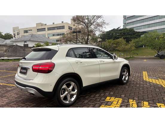 MERCEDES-BENZ-GLA 200-2017