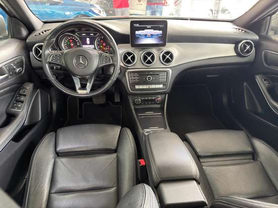 MERCEDES-BENZ-GLA 200-2018