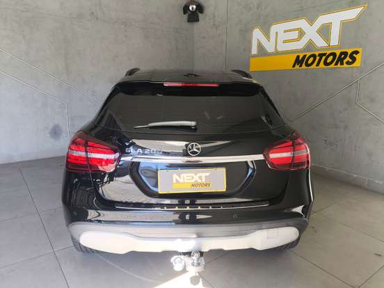 MERCEDES-BENZ-GLA 200-2019
