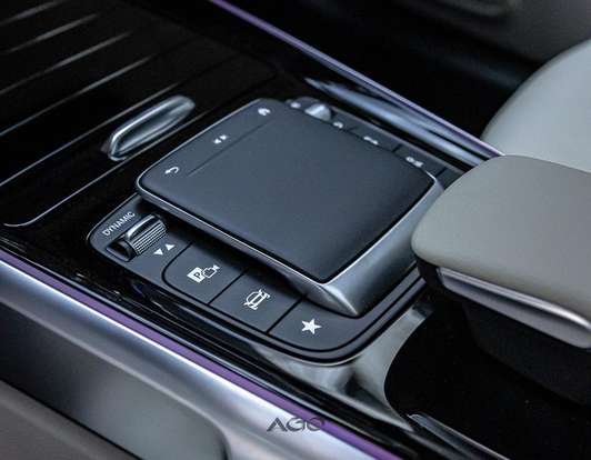 MERCEDES-BENZ-GLB 200-2022