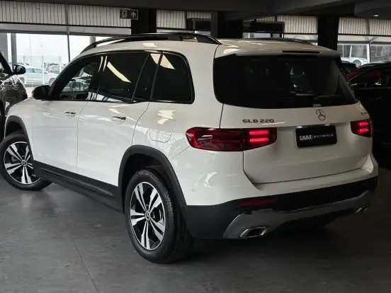 MERCEDES-BENZ-GLB 220-2.0 MHEV PROGRESSIVE 4MATIC 8G-DCT MERCEDES-BENZ-GLB 220-2025