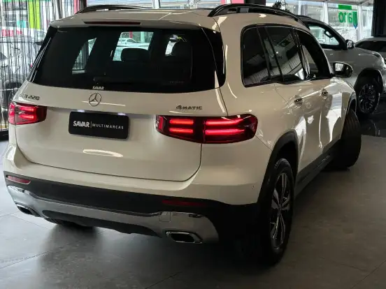MERCEDES-BENZ-GLB 220-2025