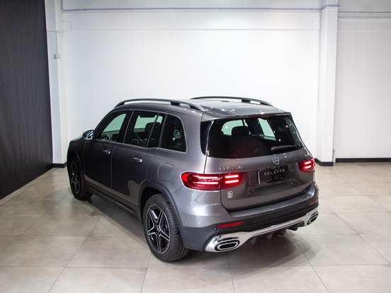 MERCEDES-BENZ-GLB 220-2.0 MHEV AMG LINE 4MATIC 8G-DCT MERCEDES-BENZ-GLB 220-2024