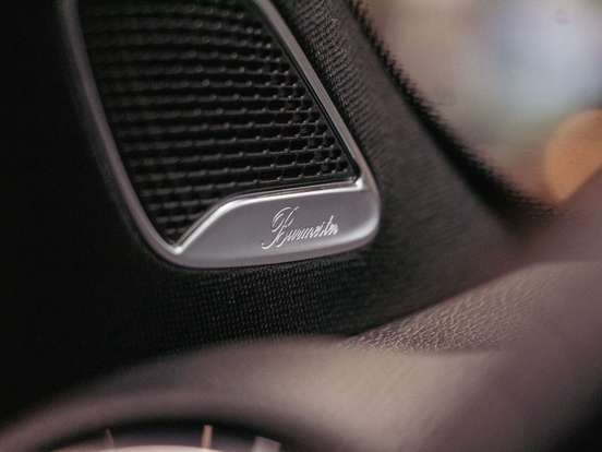 MERCEDES-BENZ-GLB 220-2024