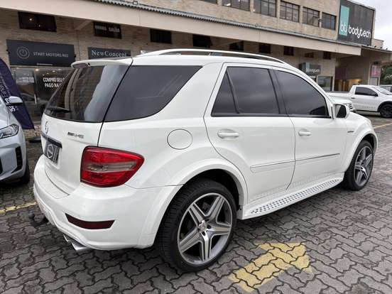 MERCEDES-BENZ-ML 63 AMG-6.2 V8 32V GASOLINA 4P AUTOMÁTICO MERCEDES-BENZ-ML 63 AMG-2009