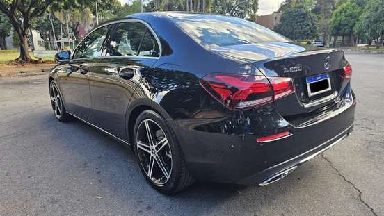 MERCEDES-BENZ-A 200-2019