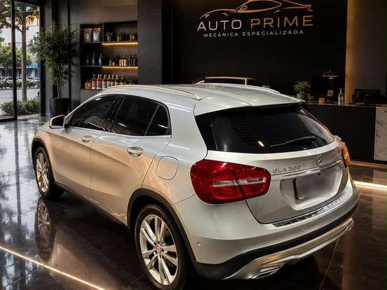 MERCEDES-BENZ-GLA 200-1.6 CGI ADVANCE 16V TURBO FLEX 4P AUTOMÁTICO MERCEDES-BENZ-GLA 200-2015