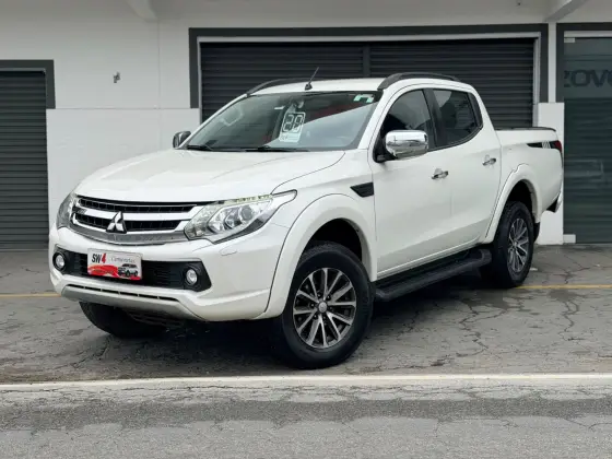 MITSUBISHI L200 TRITON 2.4 16V TURBO DIESEL SPORT HPE-S CD 4P 4X4 AUTOMÁTICO