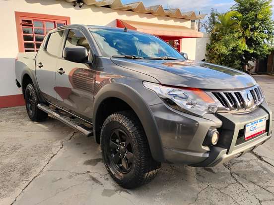 MITSUBISHI-L200 TRITON-2.4 16V TURBO DIESEL OUTDOOR GLS CD 4X4 AUTOMÁTICO MITSUBISHI-L200 TRITON-2023