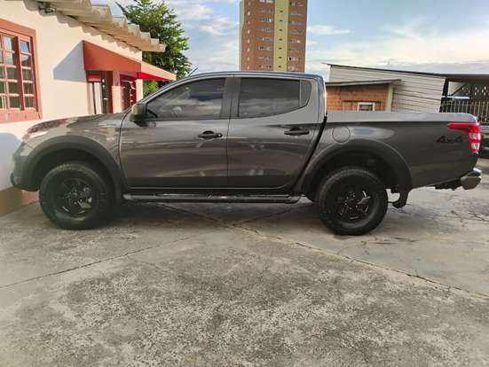 MITSUBISHI-L200 TRITON-2023